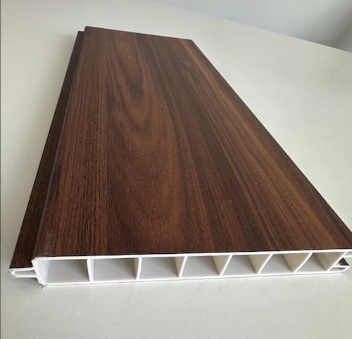 Shanghai Cove développe de nouveaux designs audacieux en couleurs métallisées, adaptés au marché américain.